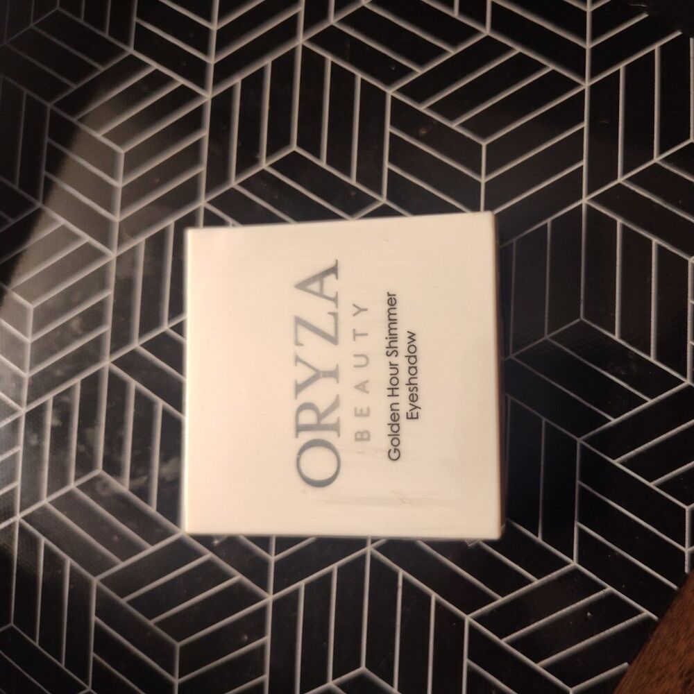 ORYZA Beauty Golden Hour Shimmer Eyeshadow • 8.0 g